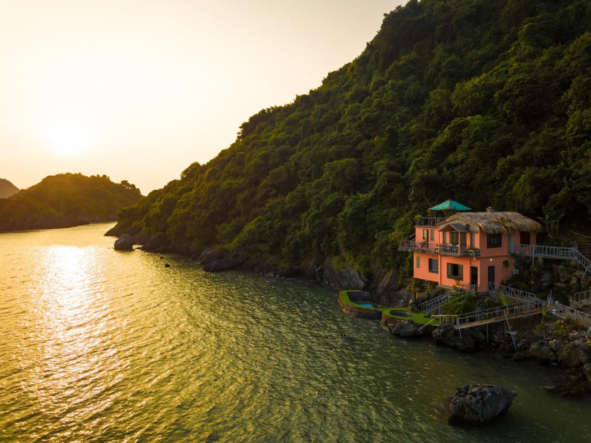Ocean Beach Resort Cat Ba Island Esterno foto