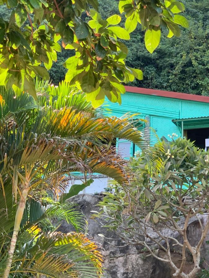 Ocean Beach Resort Cat Ba Island Esterno foto